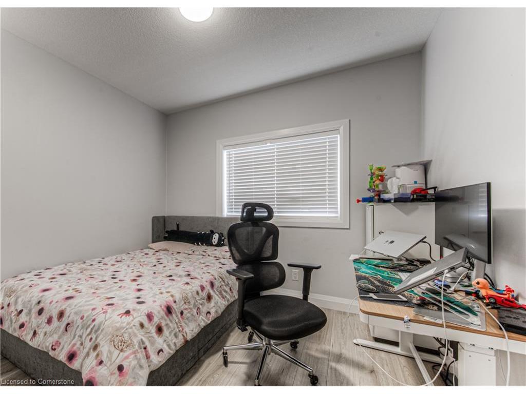 









204


Fifth

Avenue,
Kitchener,




ON
N2C 1P7

