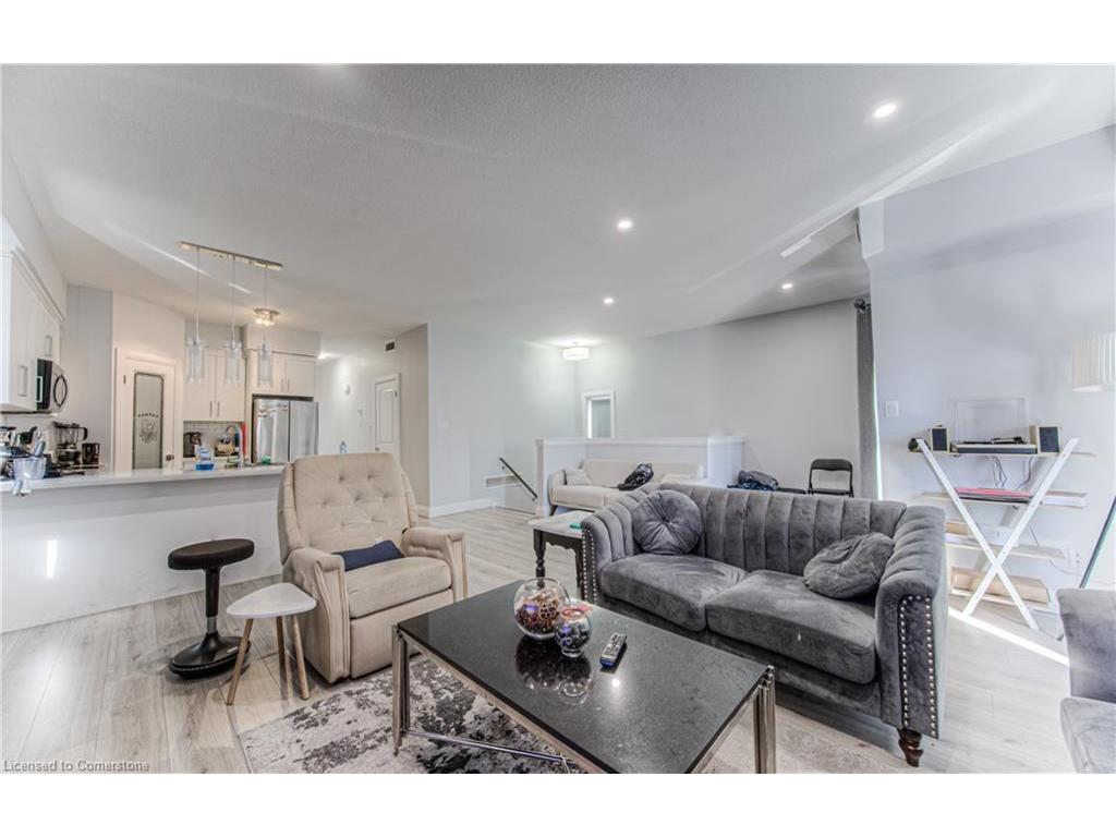 









204


Fifth

Avenue,
Kitchener,




ON
N2C 1P7

