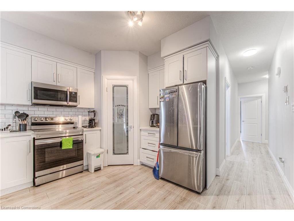









204


Fifth

Avenue,
Kitchener,




ON
N2C 1P7

