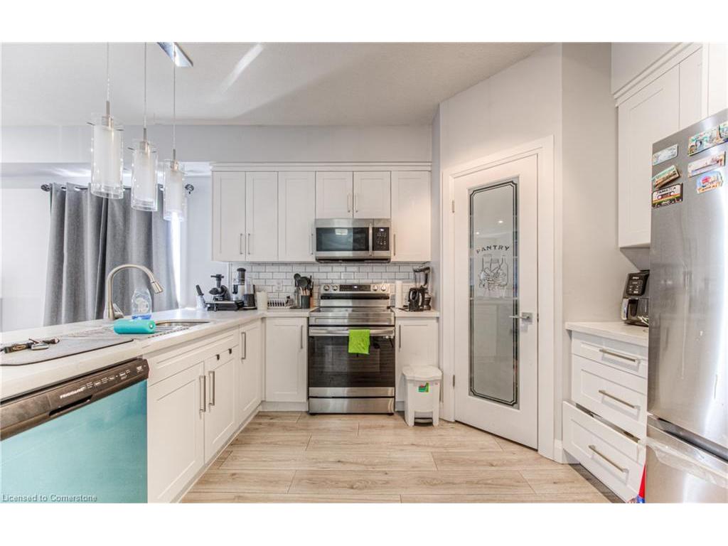 









204


Fifth

Avenue,
Kitchener,




ON
N2C 1P7

