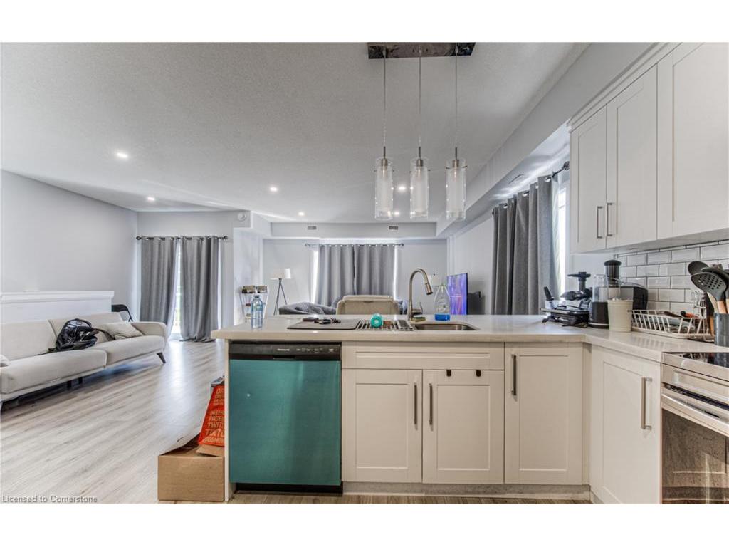 









204


Fifth

Avenue,
Kitchener,




ON
N2C 1P7

