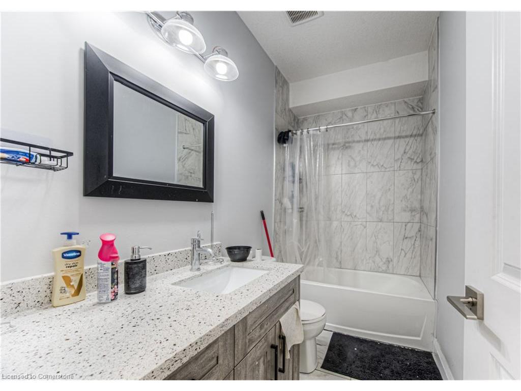 









204


Fifth

Avenue,
Kitchener,




ON
N2C 1P7

