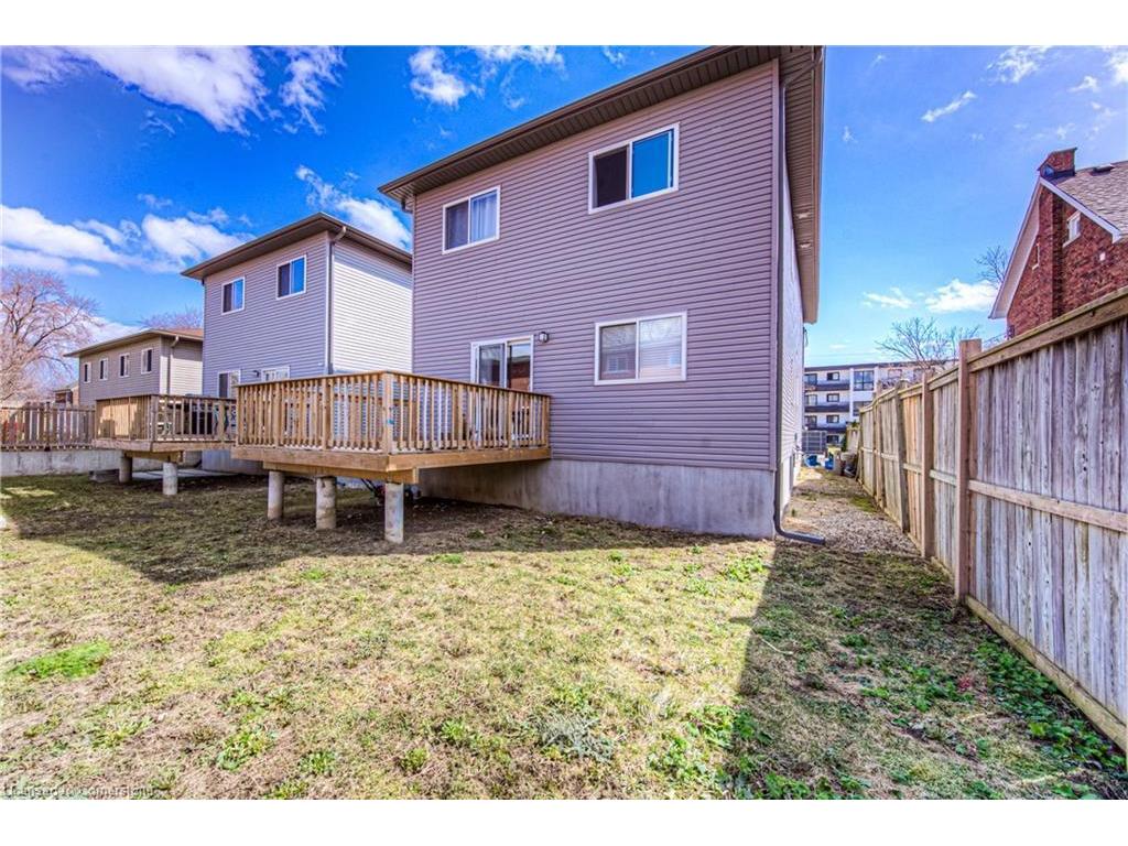 









204


Fifth

Avenue,
Kitchener,




ON
N2C 1P7

