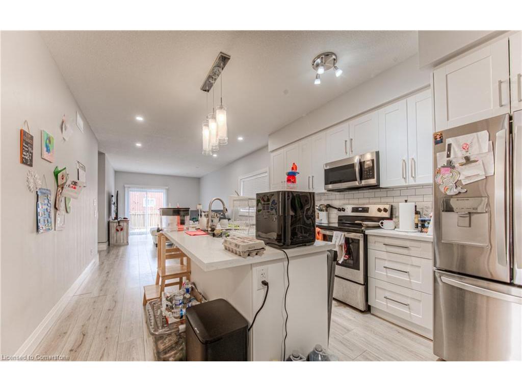 









204


Fifth

Avenue,
Kitchener,




ON
N2C 1P7

