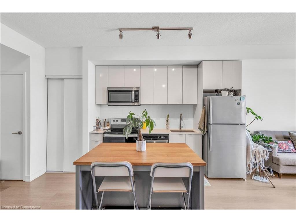 









859


The Queensway

, 412,
Toronto,




ON
M8Z 1N8

