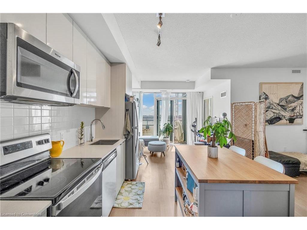 









859


The Queensway

, 412,
Toronto,




ON
M8Z 1N8

