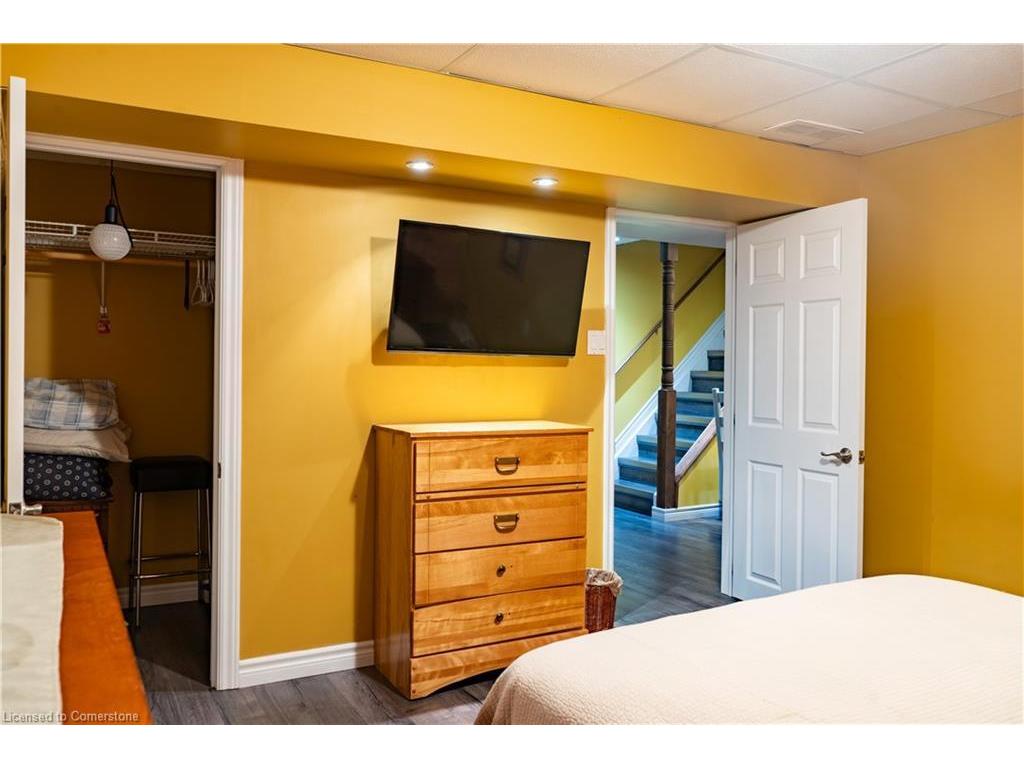 









845


Brandenburg

Boulevard,
Waterloo,




ON
N2T 2X5

