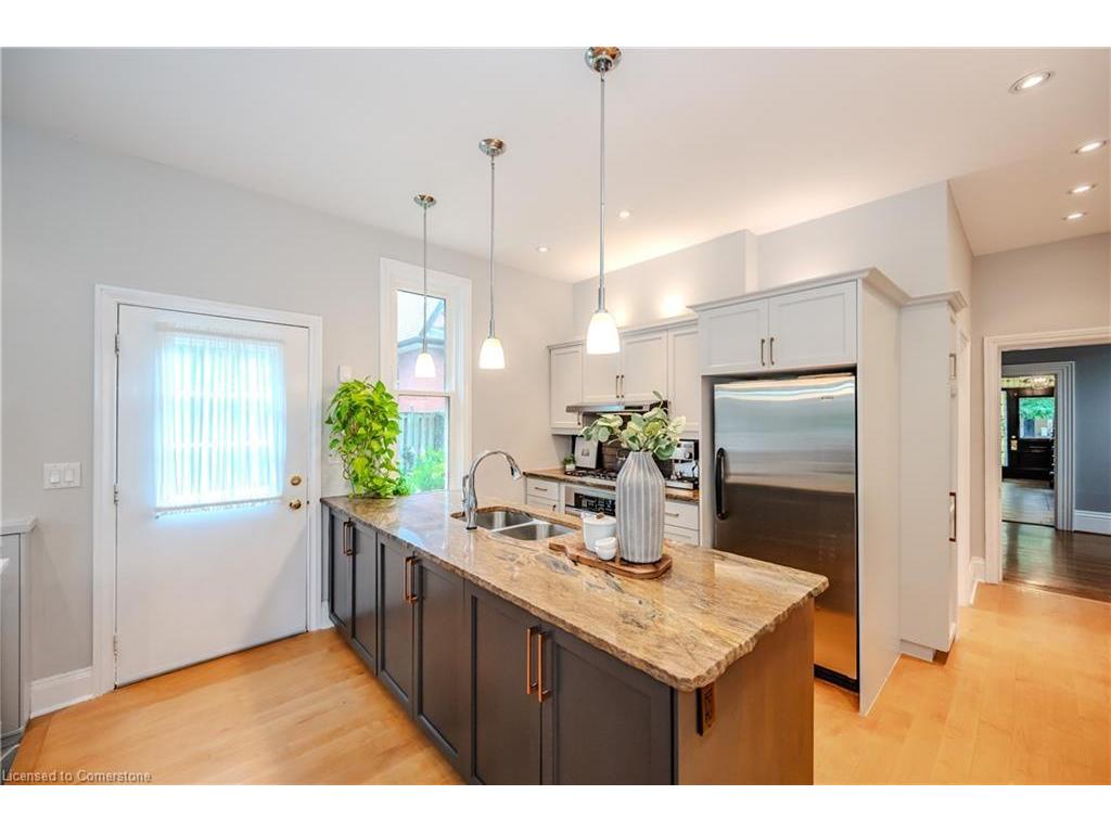









42


Liverpool

Street,
Guelph,




ON
N1H 2K9

