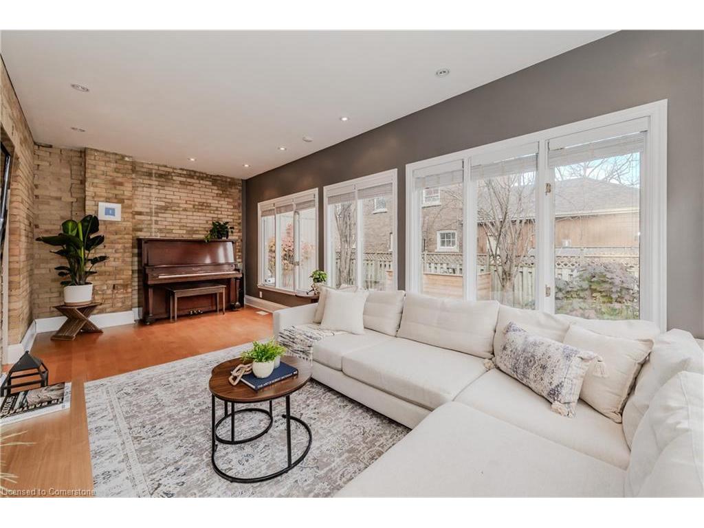 









42


Liverpool

Street,
Guelph,




ON
N1H 2K9

