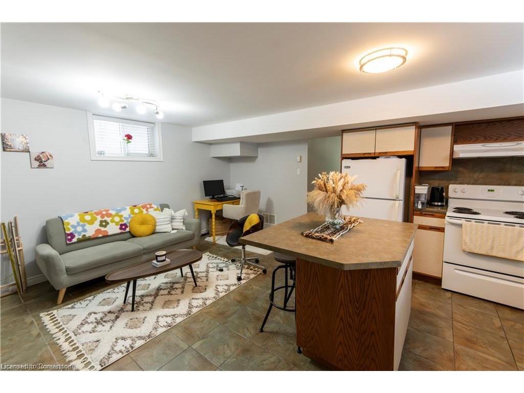 









326


Victoria

Street South, B,
Kitchener,




ON
N2M 3A3

