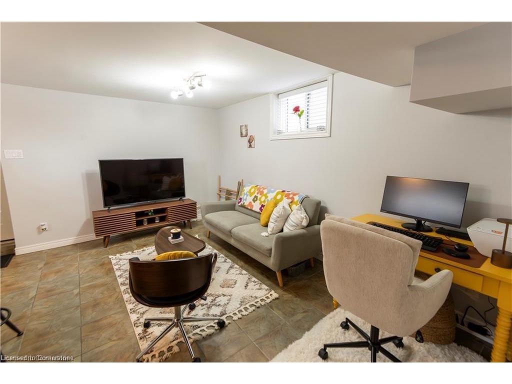 









326


Victoria

Street South, B,
Kitchener,




ON
N2M 3A3

