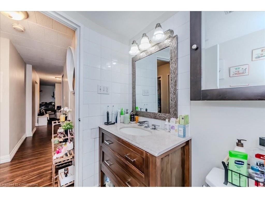 









29


West

Avenue, 204,
Kitchener,




ON
N2M 5E4

