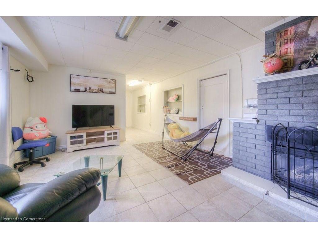 









230


Highland

Road West,
Kitchener,




ON
N2M 3C2


