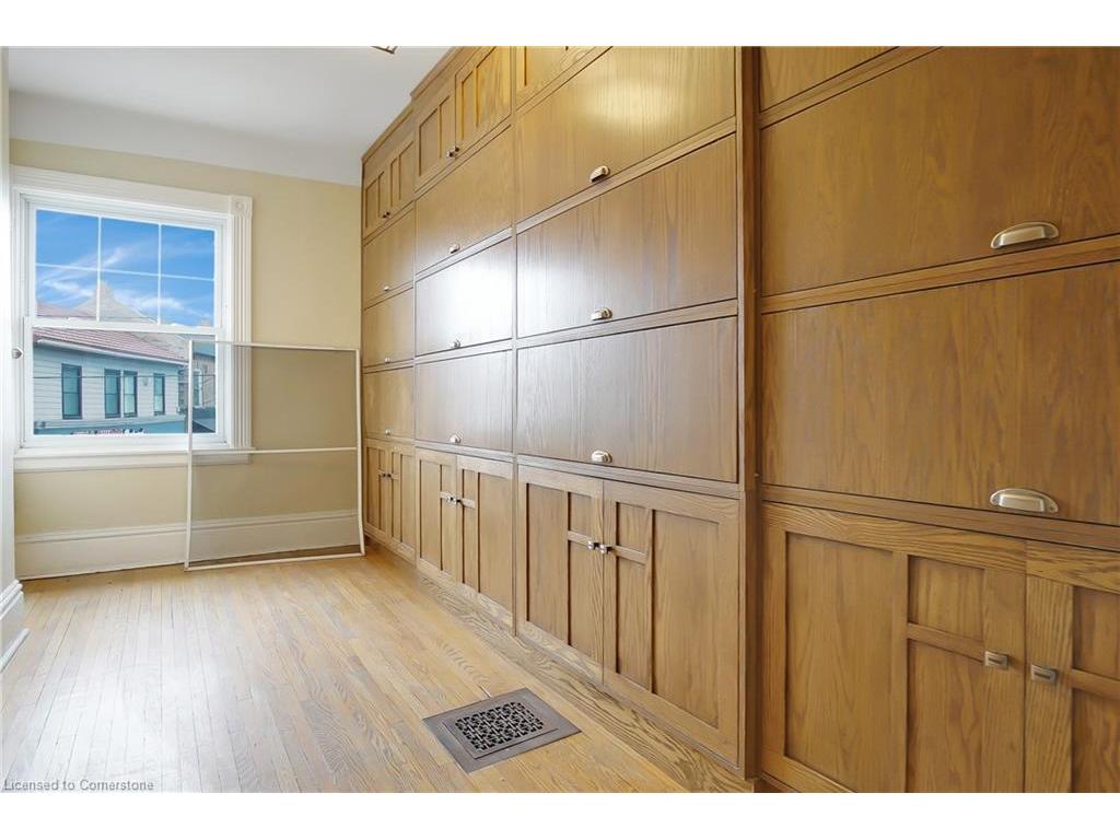 









10


Northumberland

Street,
Ayr,




ON
N0B 1E0

