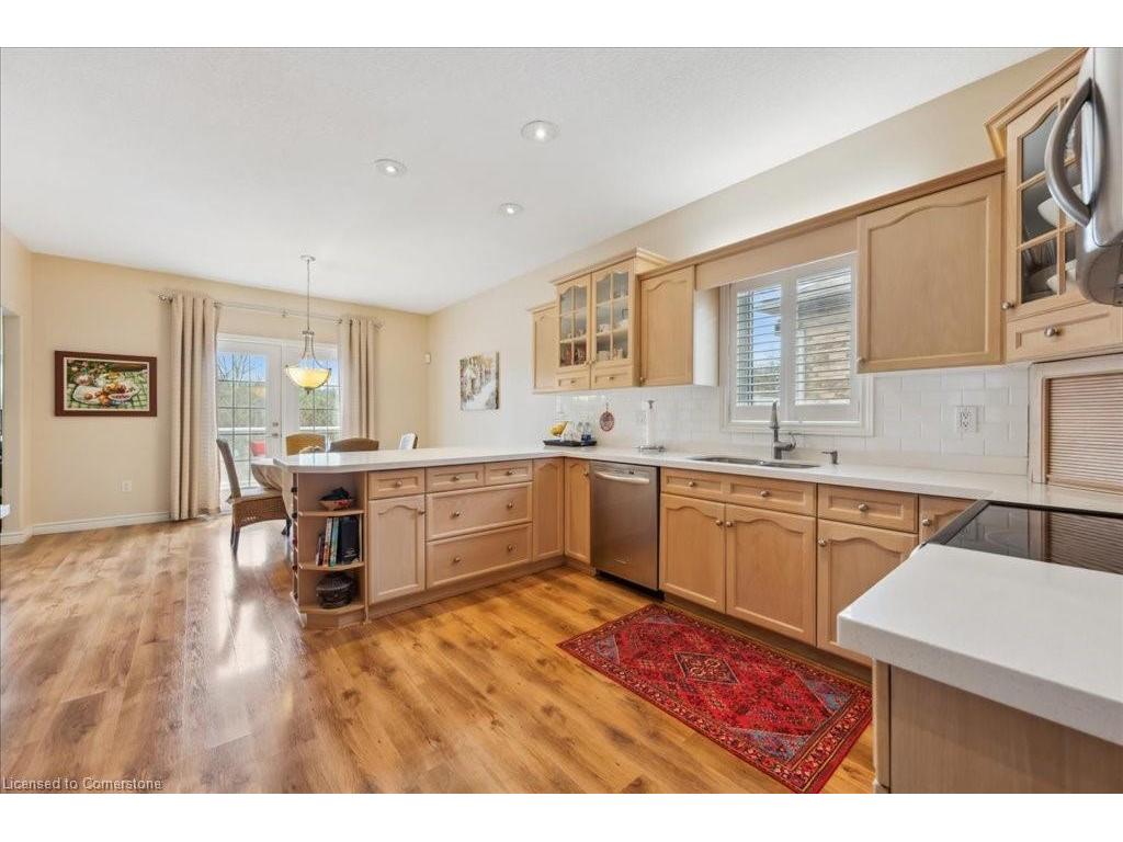 









23


Mount Royal

Place,
Cambridge,




ON
N1S 5B1

