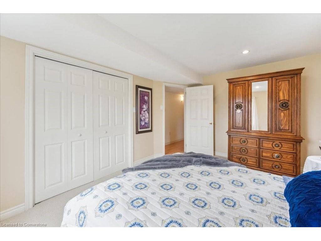 









23


Mount Royal

Place,
Cambridge,




ON
N1S 5B1

