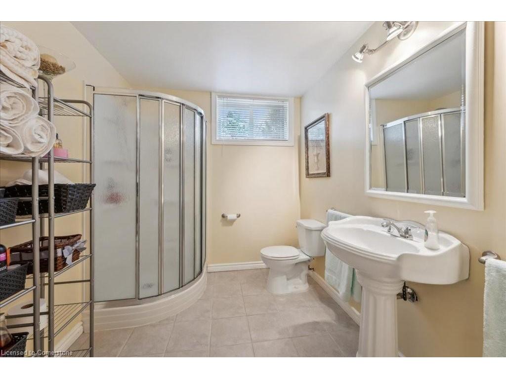 









23


Mount Royal

Place,
Cambridge,




ON
N1S 5B1

