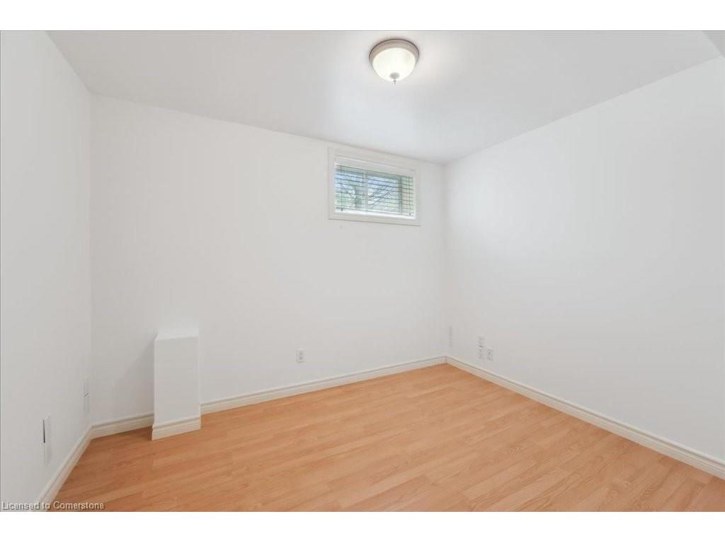 









23


Mount Royal

Place,
Cambridge,




ON
N1S 5B1

