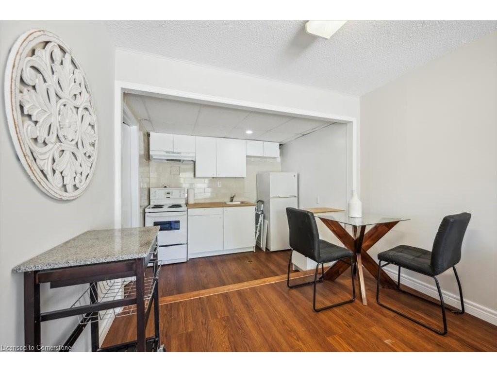 









421


Bairstow

Crescent, A,
Waterloo,




ON
N2K 2H7

