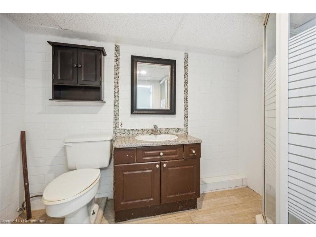 









421


Bairstow

Crescent, A,
Waterloo,




ON
N2K 2H7

