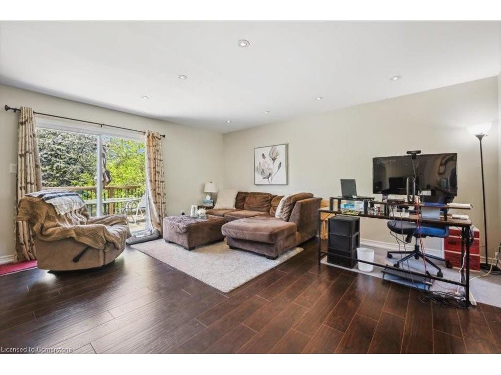 









421


Bairstow

Crescent, A,
Waterloo,




ON
N2K 2H7


