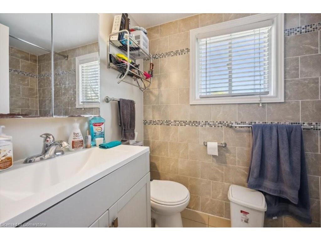 









421


Bairstow

Crescent, A,
Waterloo,




ON
N2K 2H7


