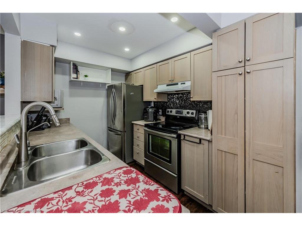 









120


Dudhope

Avenue, 20,
Cambridge,




ON
N1R 4T7

