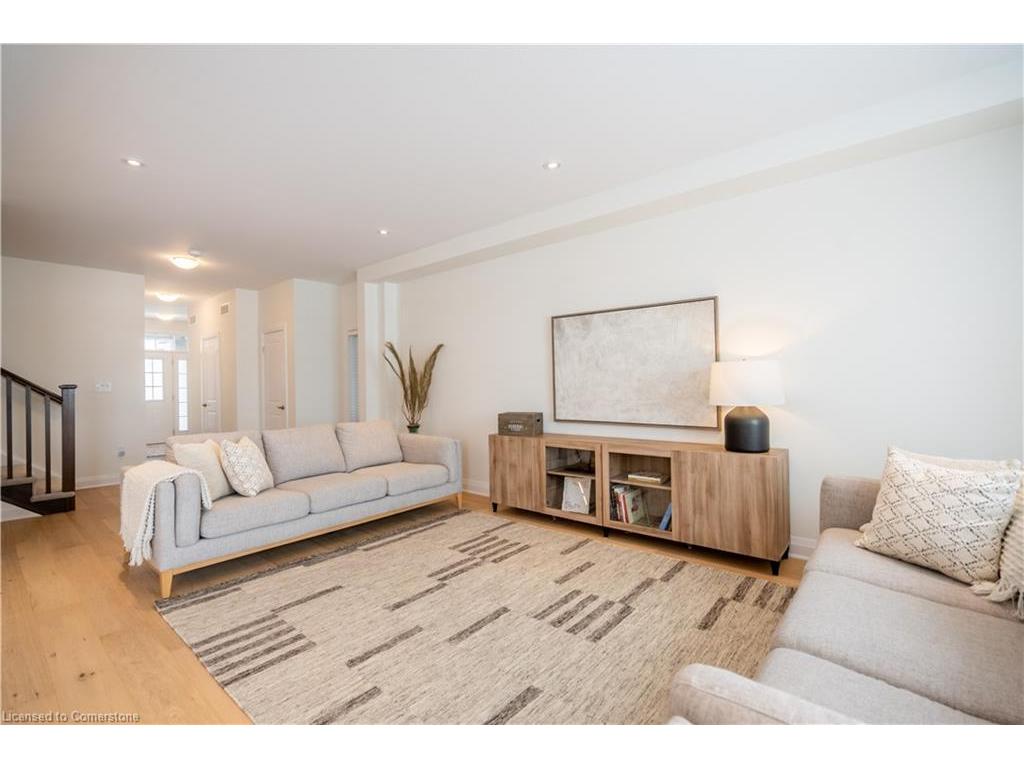









765


Autumn Willow

Drive,
Waterloo,




ON
N2V 0E3


