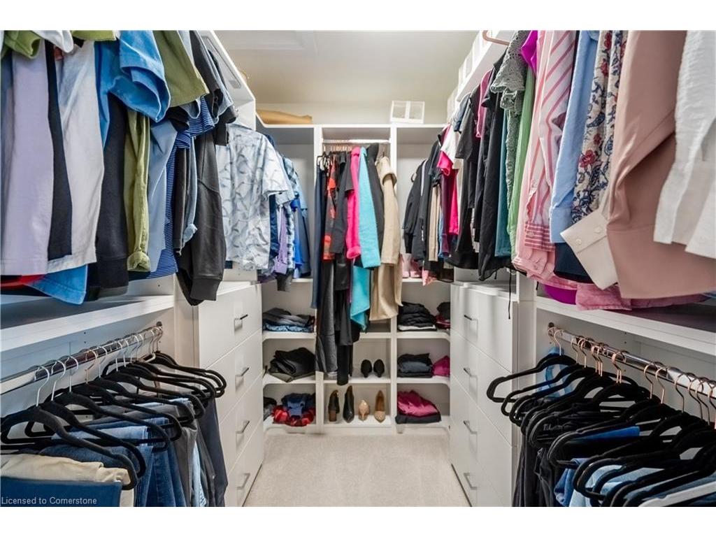 









765


Autumn Willow

Drive,
Waterloo,




ON
N2V 0E3

