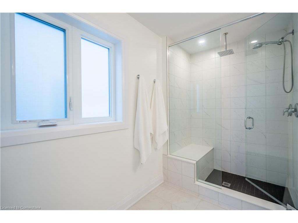 









765


Autumn Willow

Drive,
Waterloo,




ON
N2V 0E3

