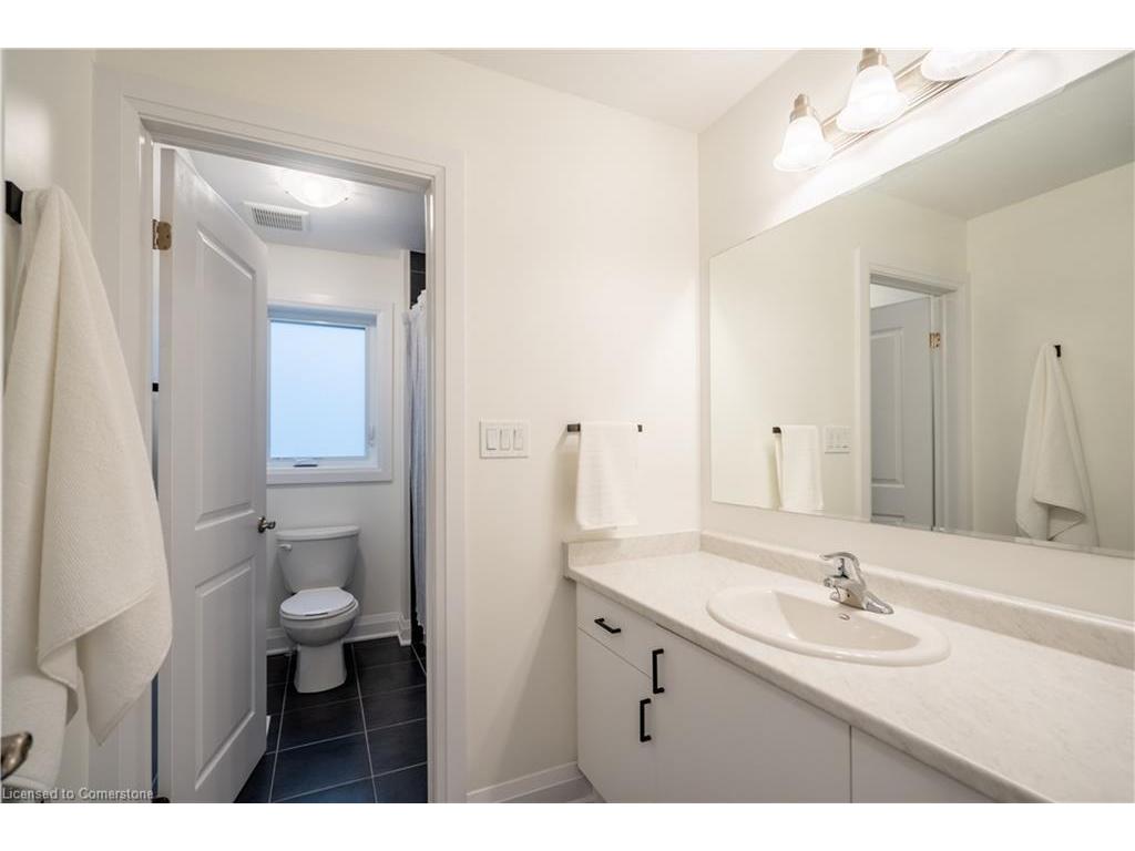 









765


Autumn Willow

Drive,
Waterloo,




ON
N2V 0E3

