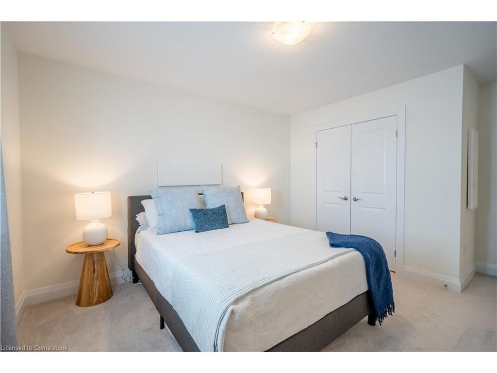 









765


Autumn Willow

Drive,
Waterloo,




ON
N2V 0E3

