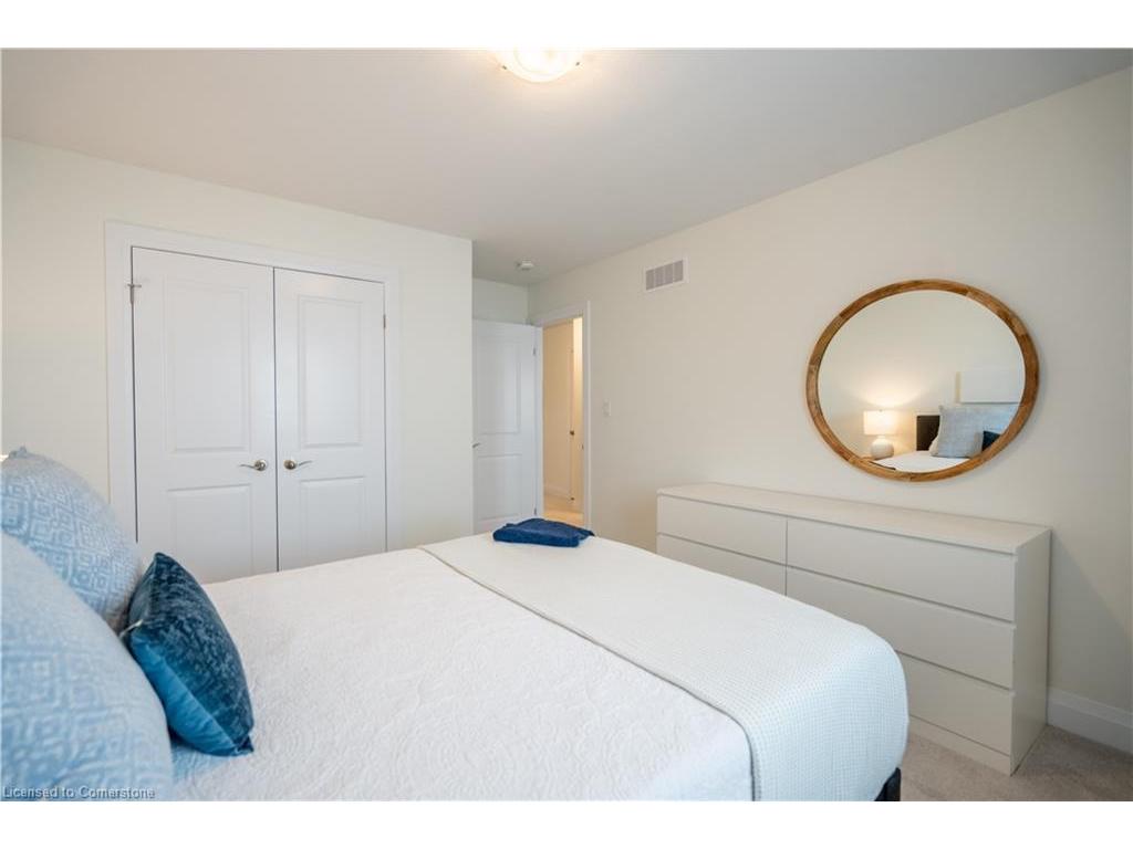 









765


Autumn Willow

Drive,
Waterloo,




ON
N2V 0E3

