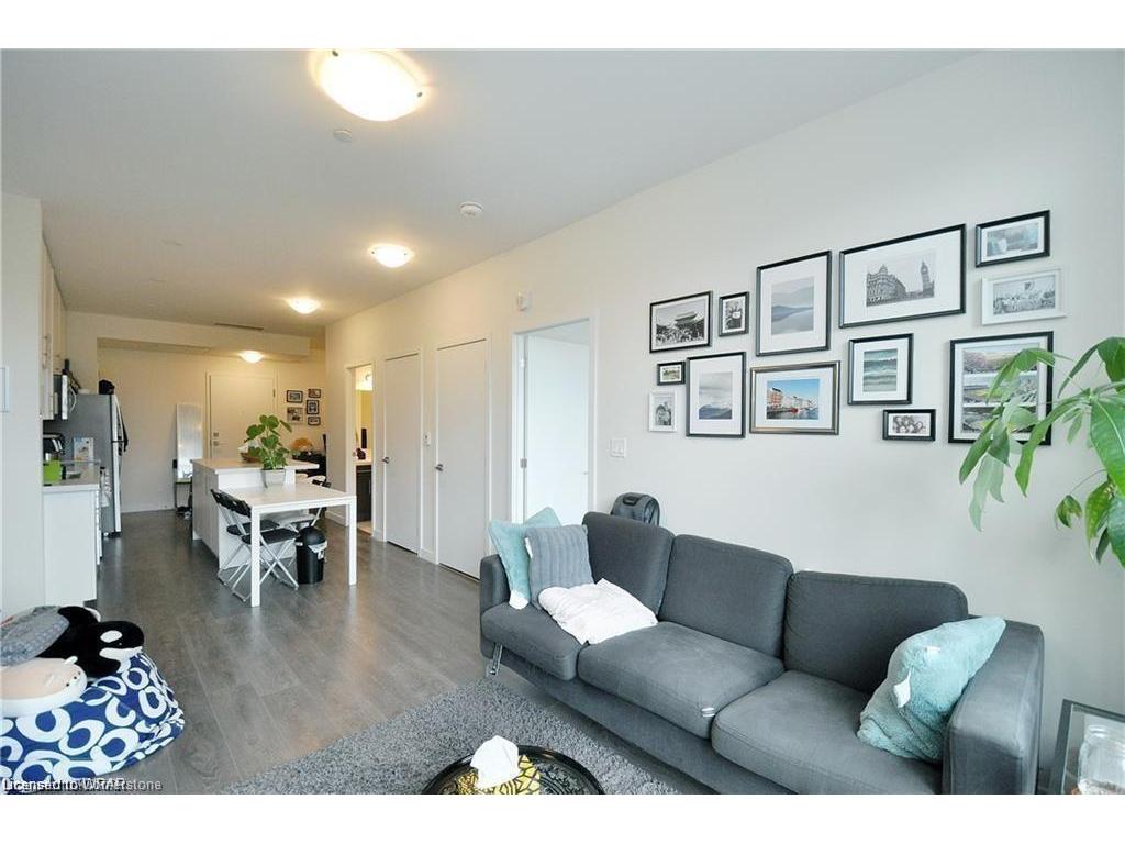 









690


King

Street West, 221,
Kitchener,




ON
N2G 1G4

