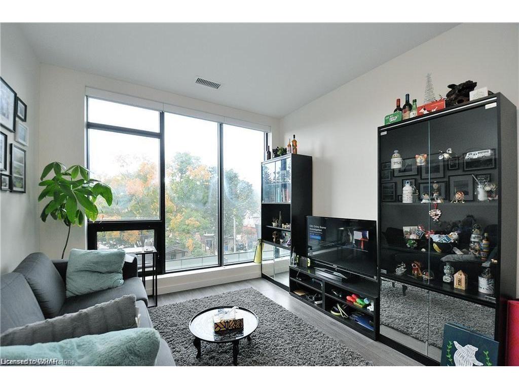









690


King

Street West, 221,
Kitchener,




ON
N2G 1G4

