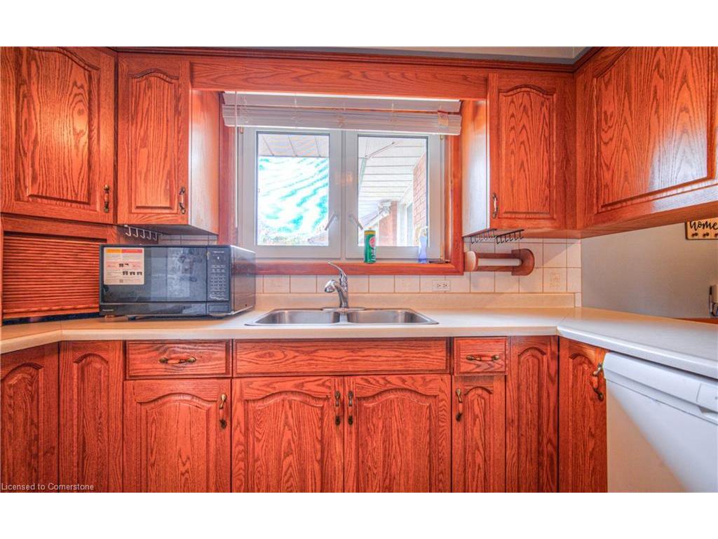 









22


Hampton

Place,
Kitchener,




ON
N2B 2S3

