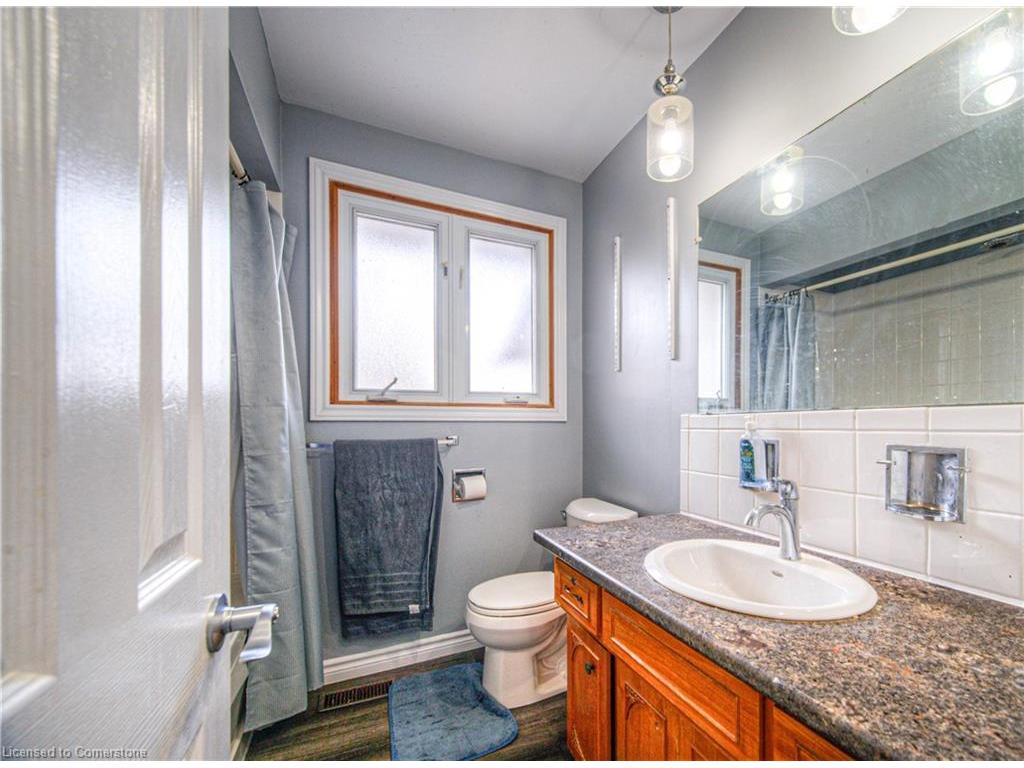 









22


Hampton

Place,
Kitchener,




ON
N2B 2S3

