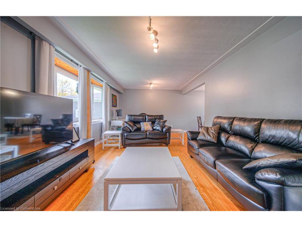 









22


Hampton

Place,
Kitchener,




ON
N2B 2S3

