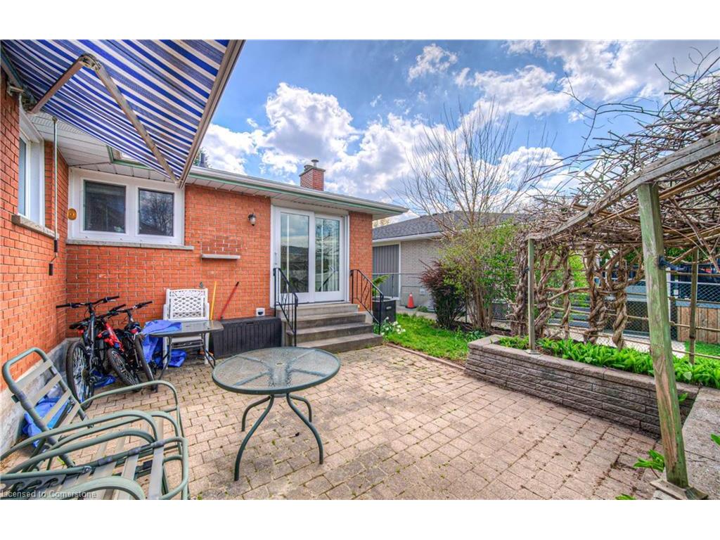 









22


Hampton

Place,
Kitchener,




ON
N2B 2S3

