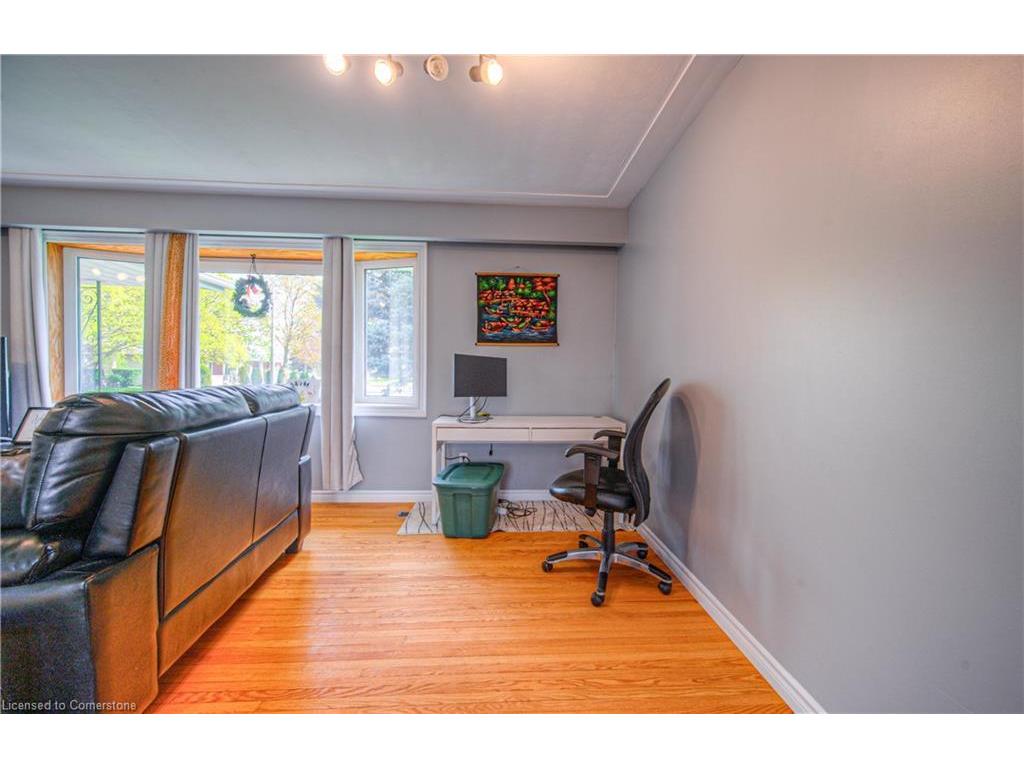 









22


Hampton

Place,
Kitchener,




ON
N2B 2S3


