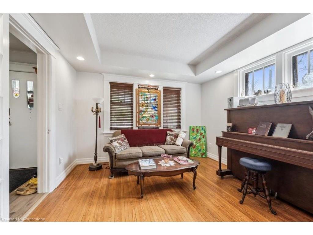 









180


David

Street,
Kitchener,




ON
N2G 1Y5

