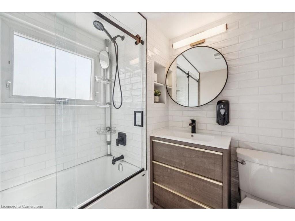 









572


Woolwich

Street,
Guelph,




ON
N1H 3Y2

