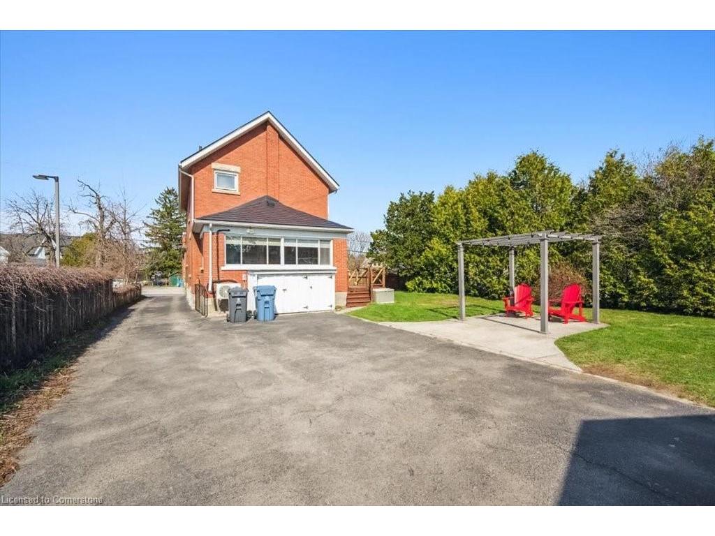 









572


Woolwich

Street,
Guelph,




ON
N1H 3Y2

