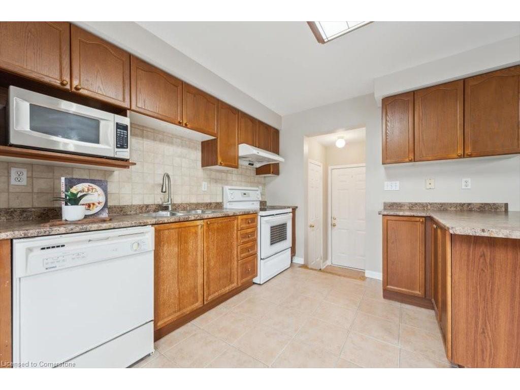 









1617


Gowling

Terrace,
Milton,




ON
L9T 5J6

