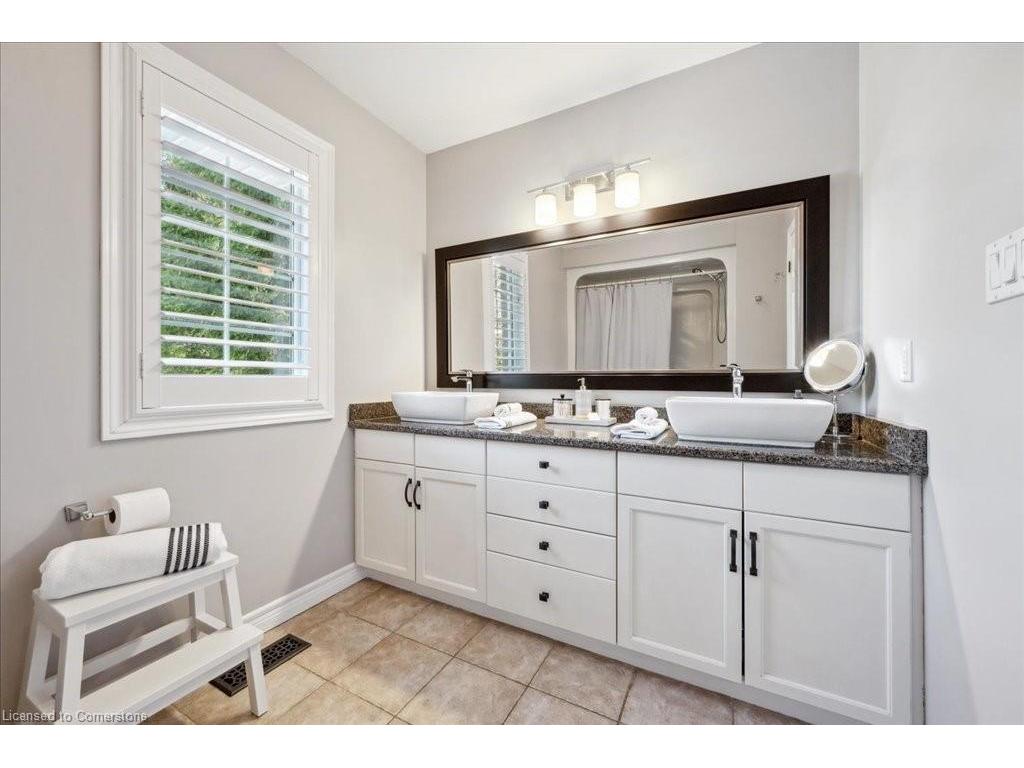 









790


Dianne

Crescent,
Fergus,




ON
N1M 3N5

