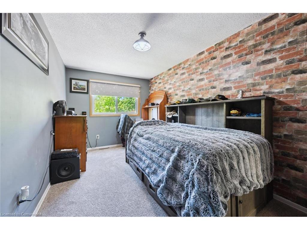 









31


Driftwood

Place,
Kitchener,




ON
N2N 1W3

