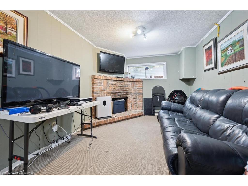 









31


Driftwood

Place,
Kitchener,




ON
N2N 1W3


