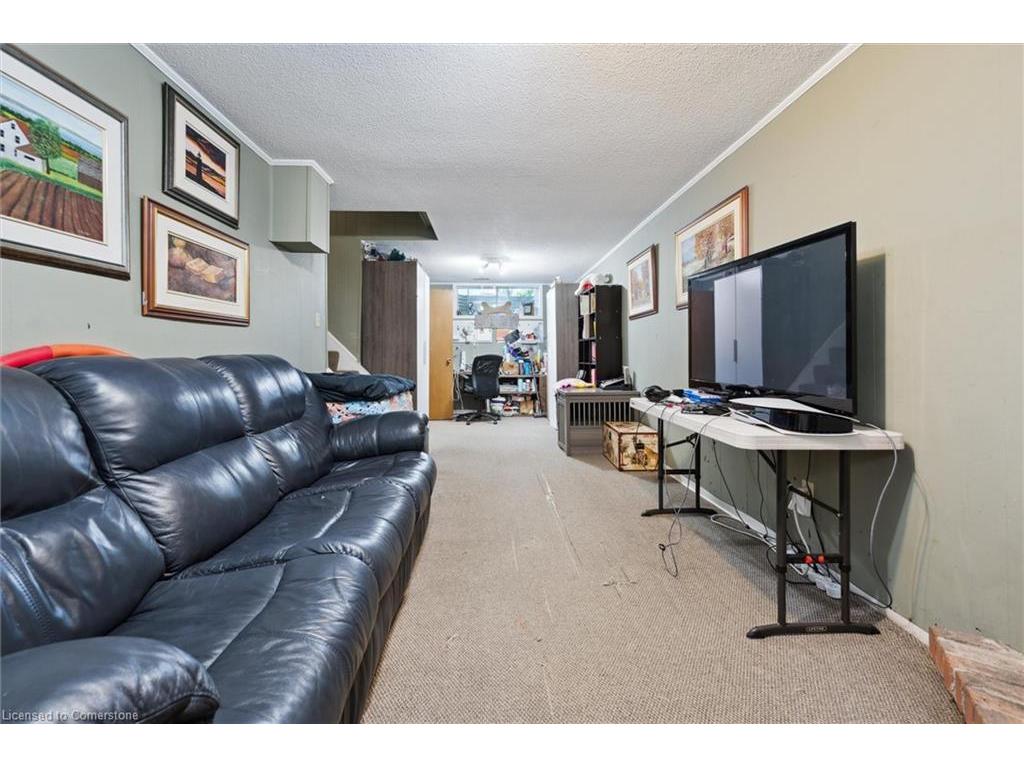 









31


Driftwood

Place,
Kitchener,




ON
N2N 1W3

