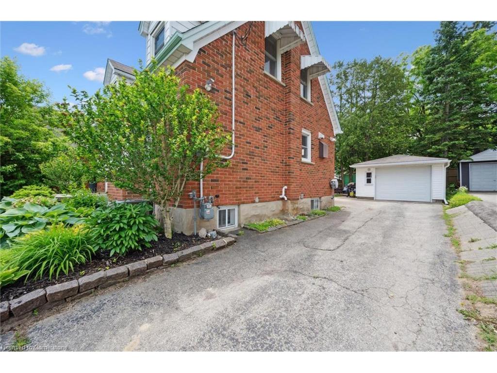 









325


Patricia

Avenue,
Kitchener,




ON
N2M 1K3

