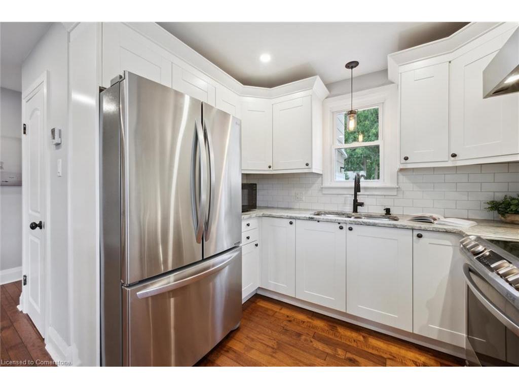 









325


Patricia

Avenue,
Kitchener,




ON
N2M 1K3

